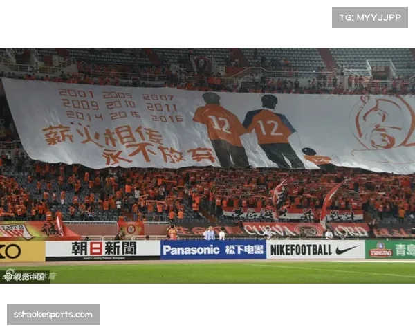 “本轮焦点战，主队球迷看台视角的UGC内容经审核后被正式接入官方转播备选信号流”